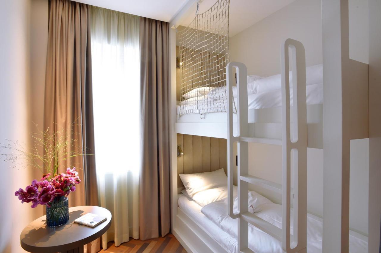 Das James Flensburg Dış mekan fotoğraf A room at the hotel