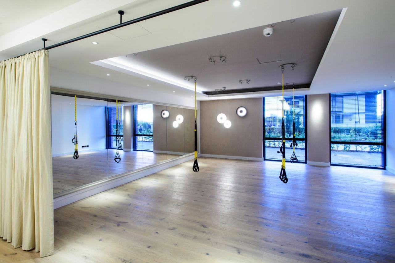 Das James Flensburg Dış mekan fotoğraf The gym at The Ivy Collection