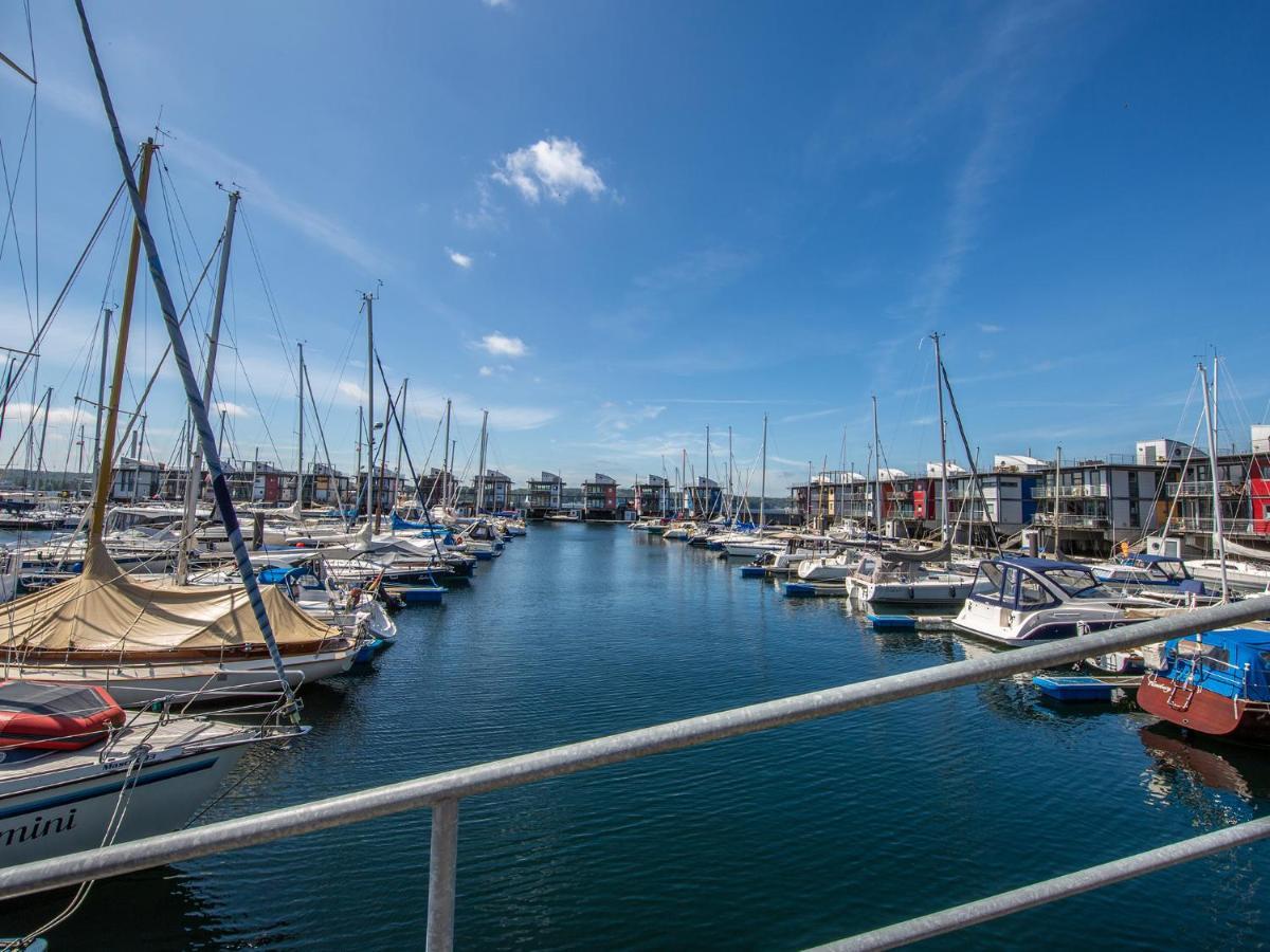 Das James Flensburg Dış mekan fotoğraf The marina at Ocean Village