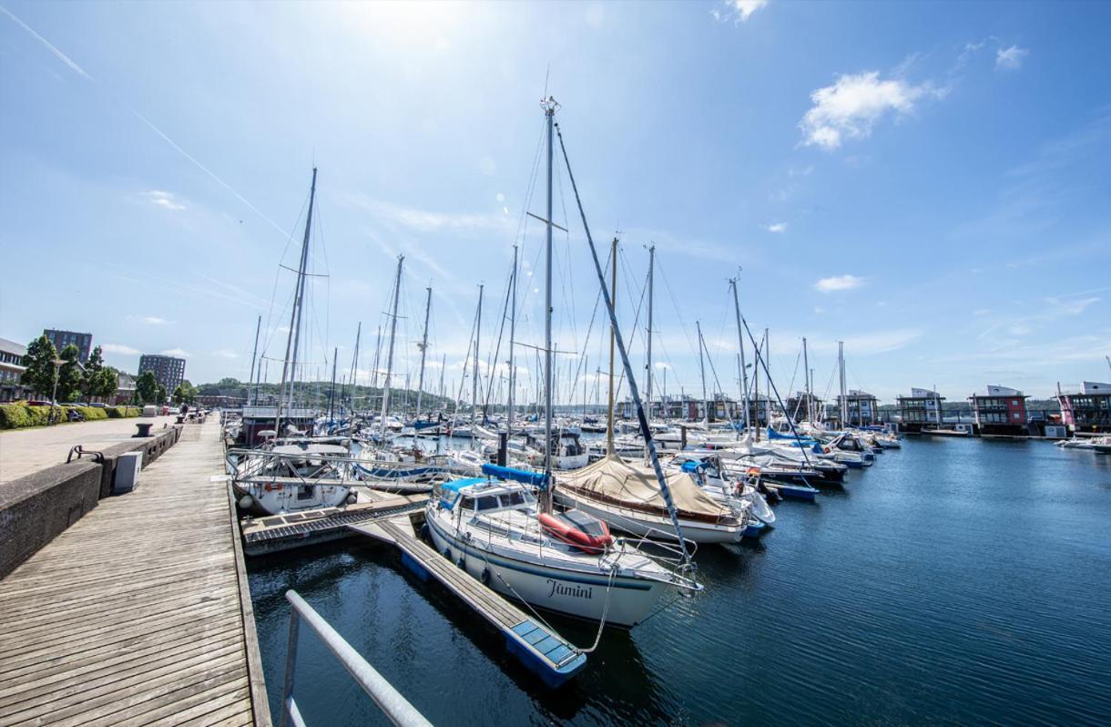 Das James Flensburg Dış mekan fotoğraf Marina in Aarhus, Denmark